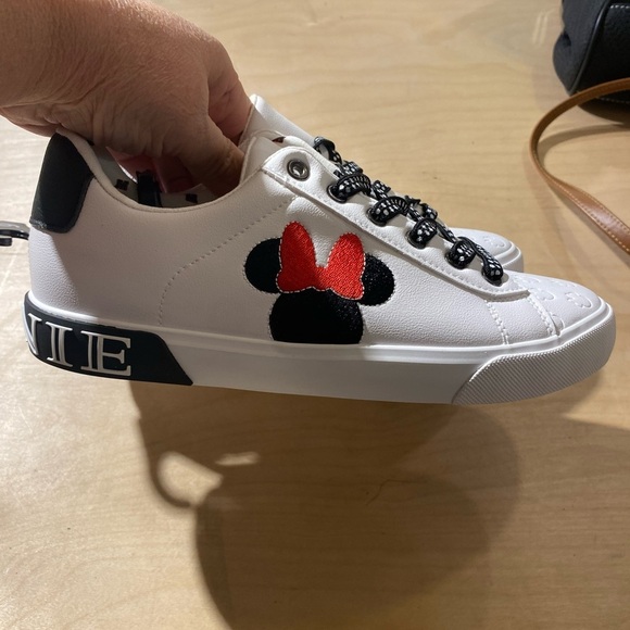 Disney Minnie Mouse Sneakers 6 1/2 - Picture 15 of 16